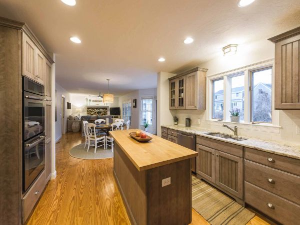 Cape Cod Home 994523