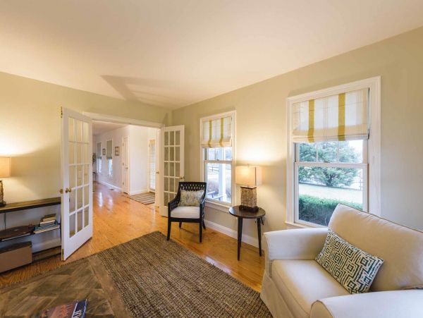 Cape Cod Home 994523