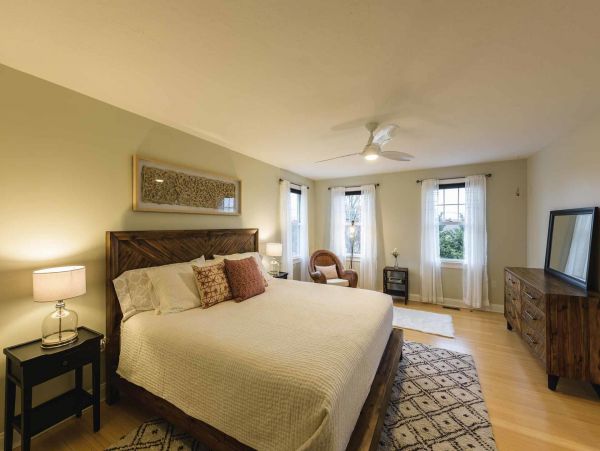 Cape Cod Home 994523