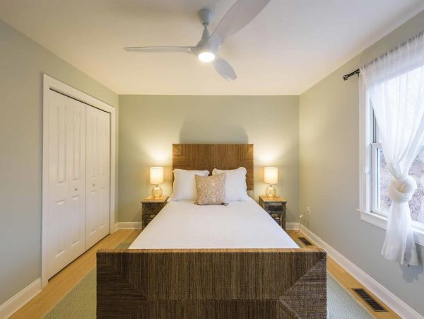 Cape Cod Home 994523
