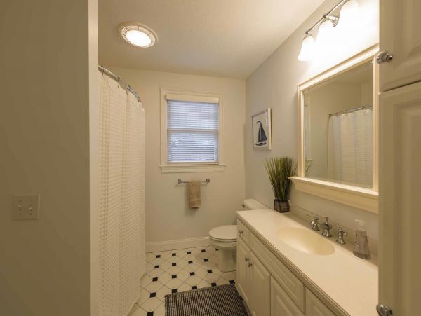 Cape Cod Home 994523