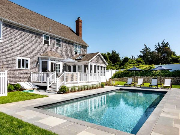 Cape Cod Home 994523
