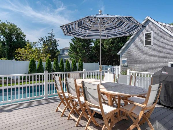 Cape Cod Home 994523