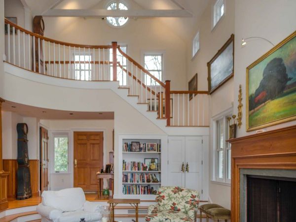 Cape Cod Home 994524