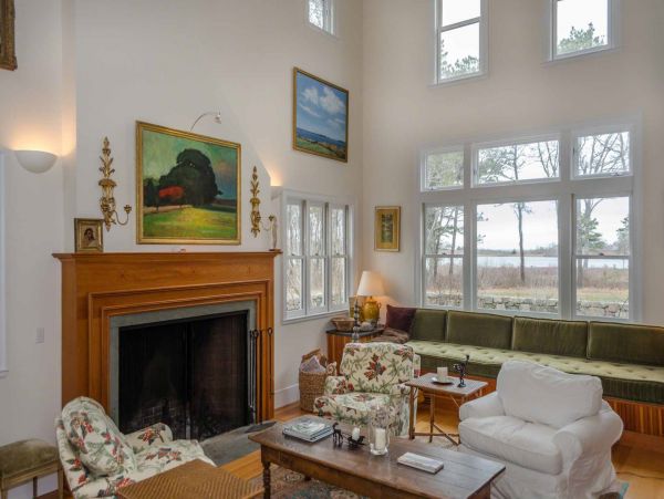 Cape Cod Home 994524