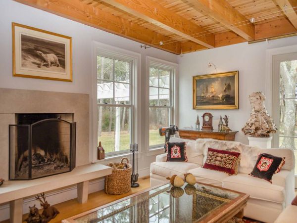 Cape Cod Home 994524
