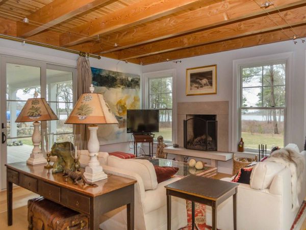 Cape Cod Home 994524