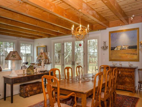 Cape Cod Home 994524