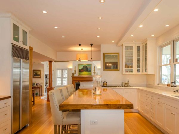 Cape Cod Home 994524