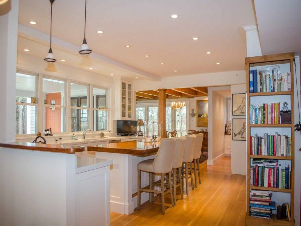 Cape Cod Home 994524