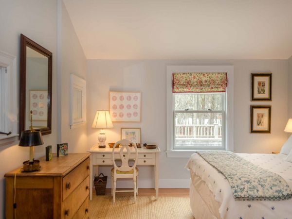 Cape Cod Home 994524