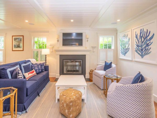 Cape Cod Home 994526