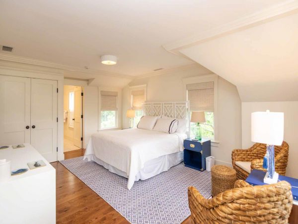 Cape Cod Home 994526