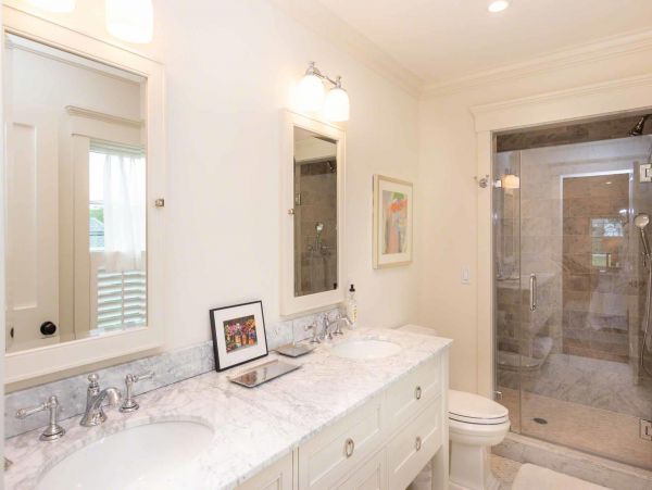 Cape Cod Home 994526