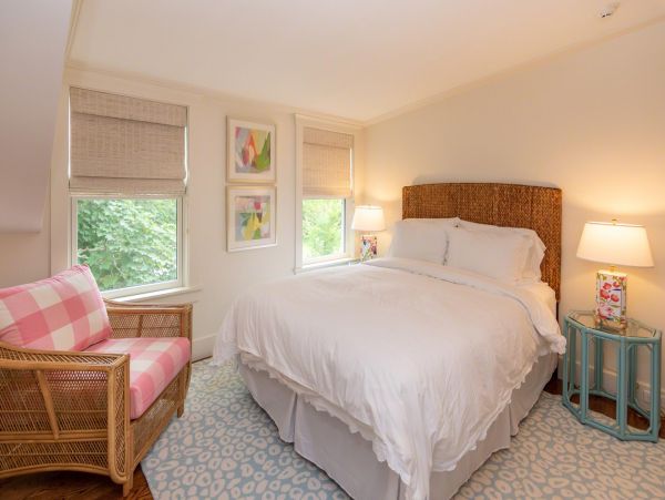 Cape Cod Home 994526