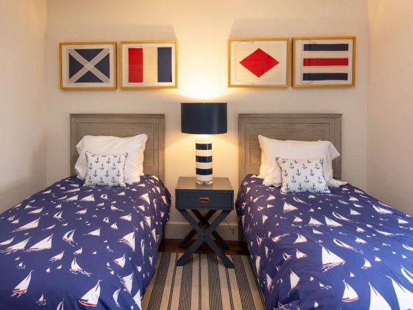Cape Cod Home 994526
