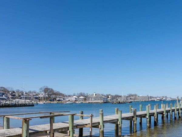 Cape Cod Home 994526