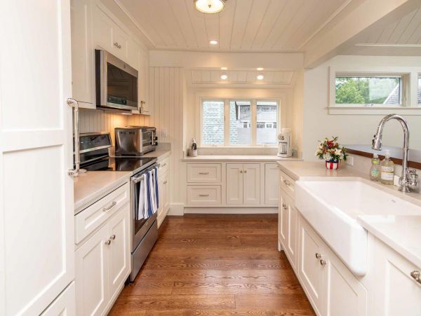 Cape Cod Home 994527