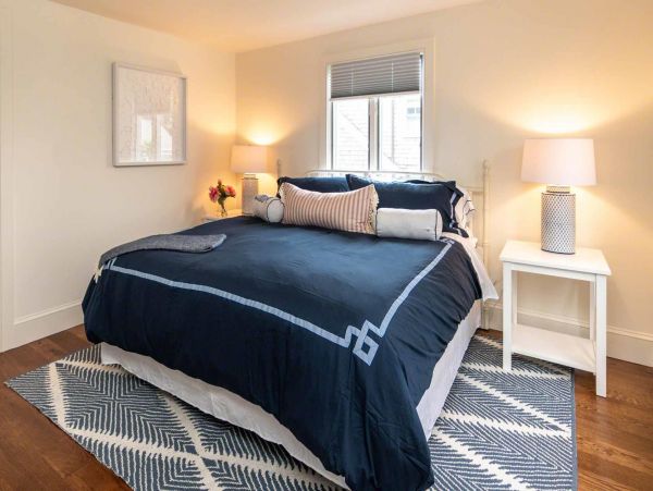 Cape Cod Home 994527