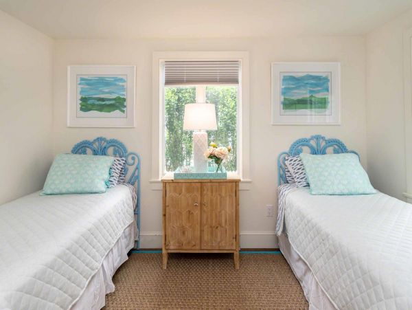Cape Cod Home 994527