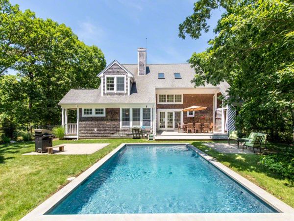 Cape Cod Home 994528