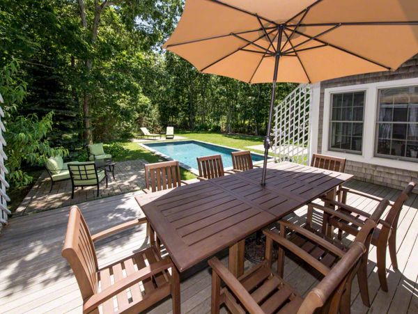 Cape Cod Home 994528