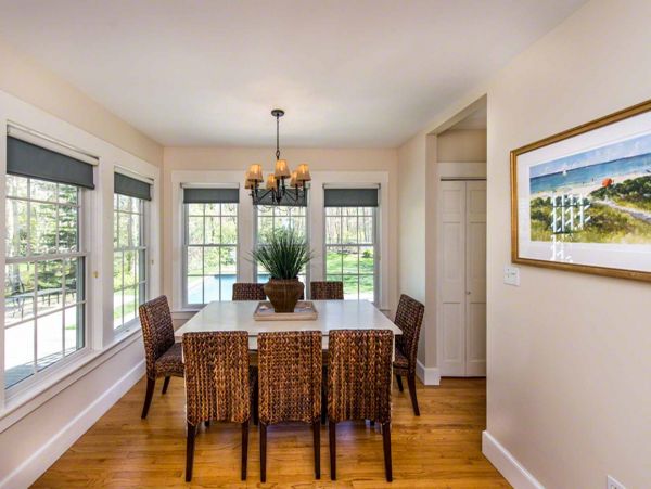 Cape Cod Home 994528