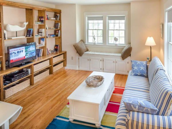 Cape Cod Home 994528