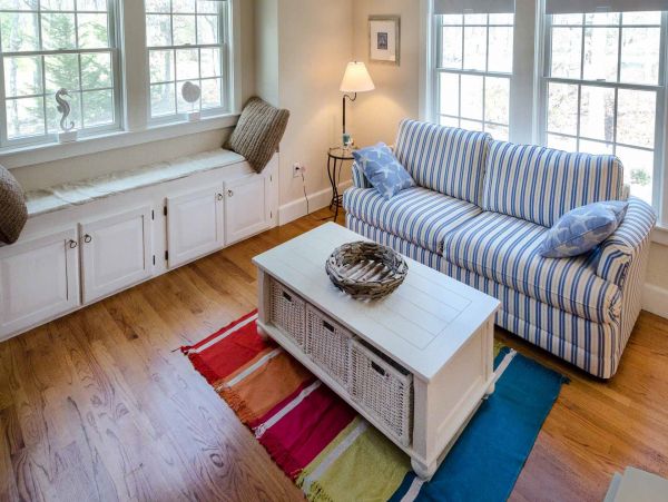 Cape Cod Home 994528