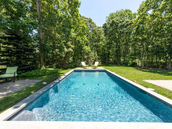 Cape Cod Home 994528