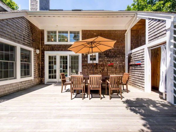 Cape Cod Home 994528
