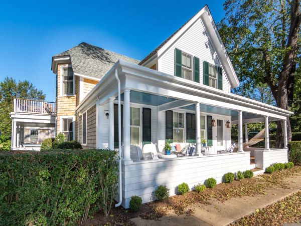 Cape Cod Home 994529