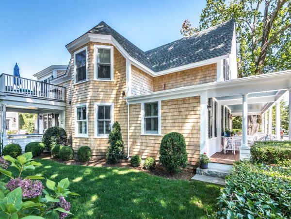 Cape Cod Home 994529