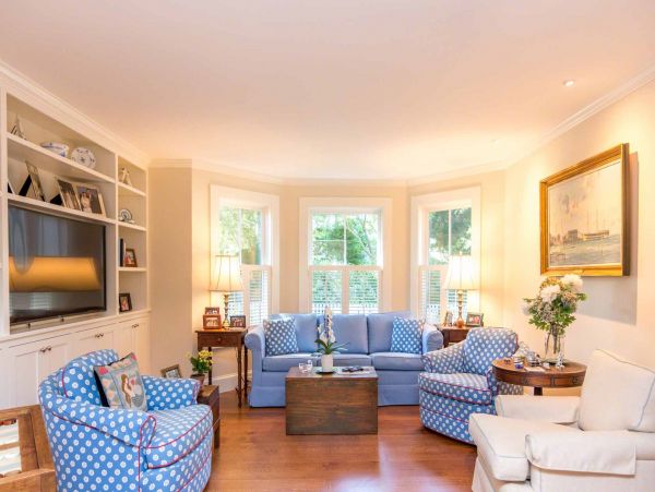 Cape Cod Home 994529