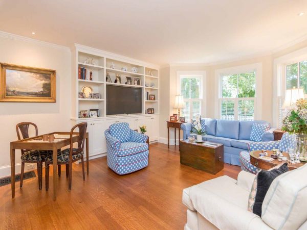 Cape Cod Home 994529