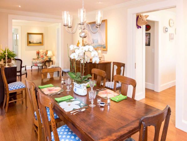 Cape Cod Home 994529