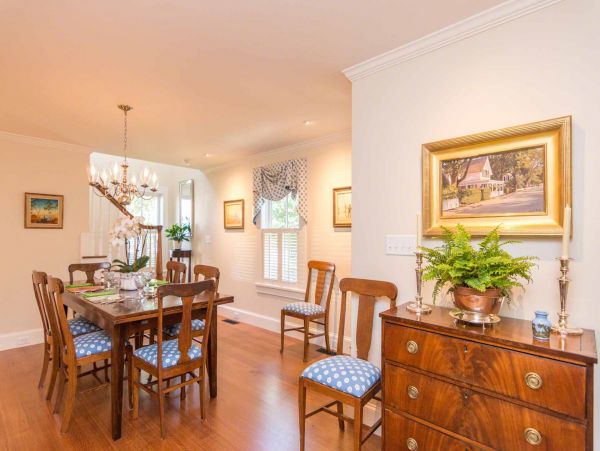 Cape Cod Home 994529