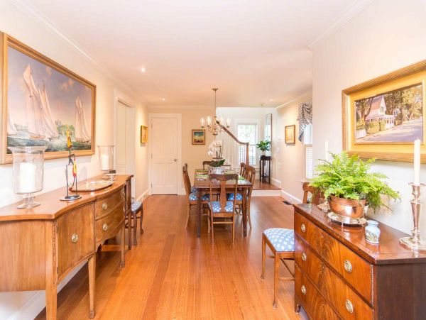 Cape Cod Home 994529