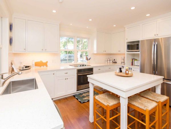 Cape Cod Home 994529