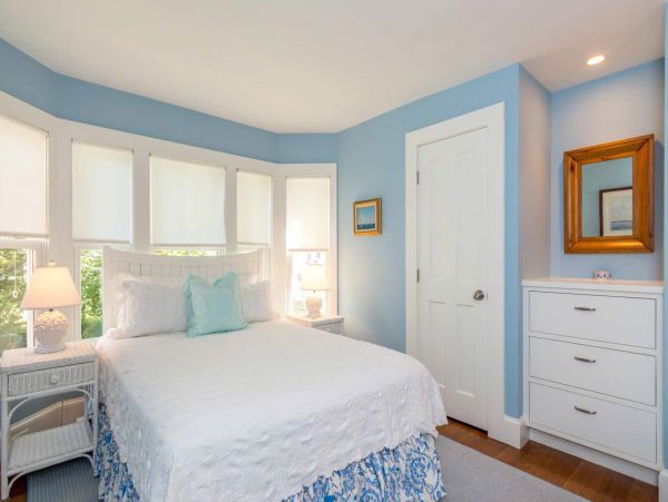 Cape Cod Home 994529