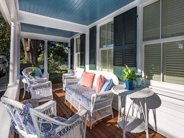 Cape Cod Home 994529