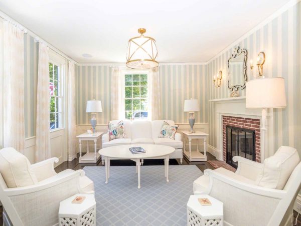 Cape Cod Home 994530
