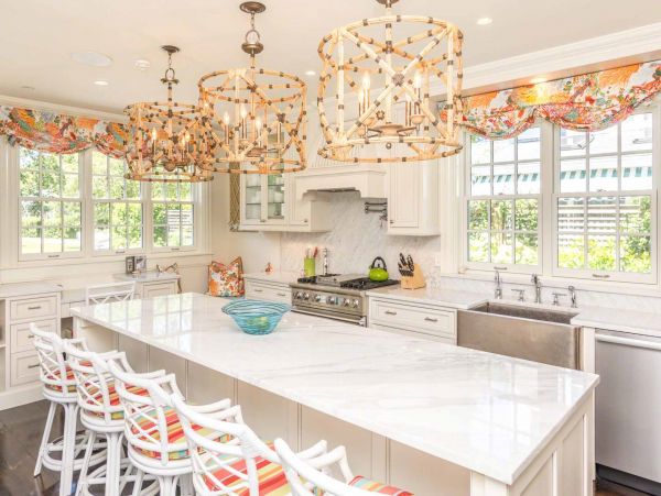 Cape Cod Home 994530