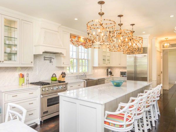 Cape Cod Home 994530