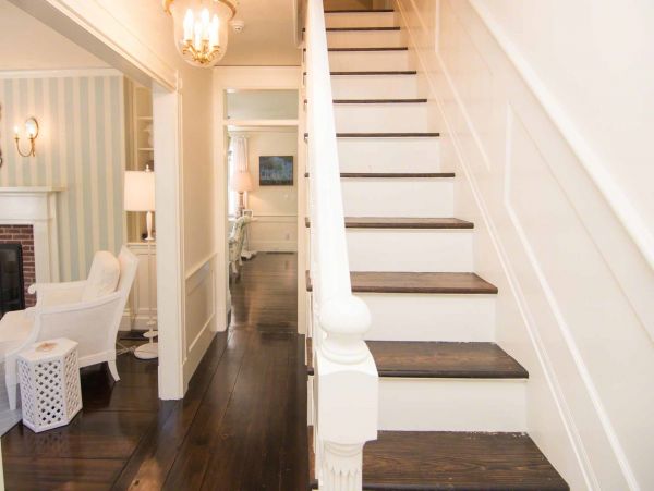 Cape Cod Home 994530