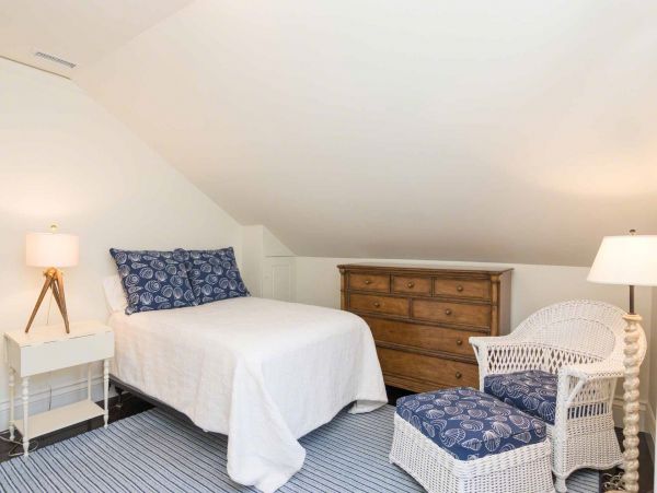 Cape Cod Home 994530