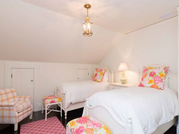 Cape Cod Home 994530
