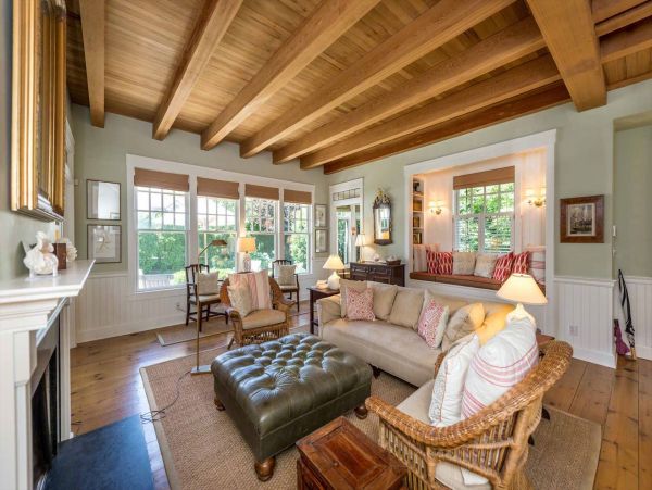 Cape Cod Home 994531