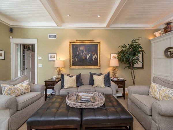 Cape Cod Home 994531
