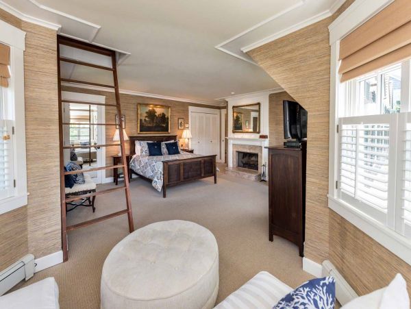 Cape Cod Home 994531
